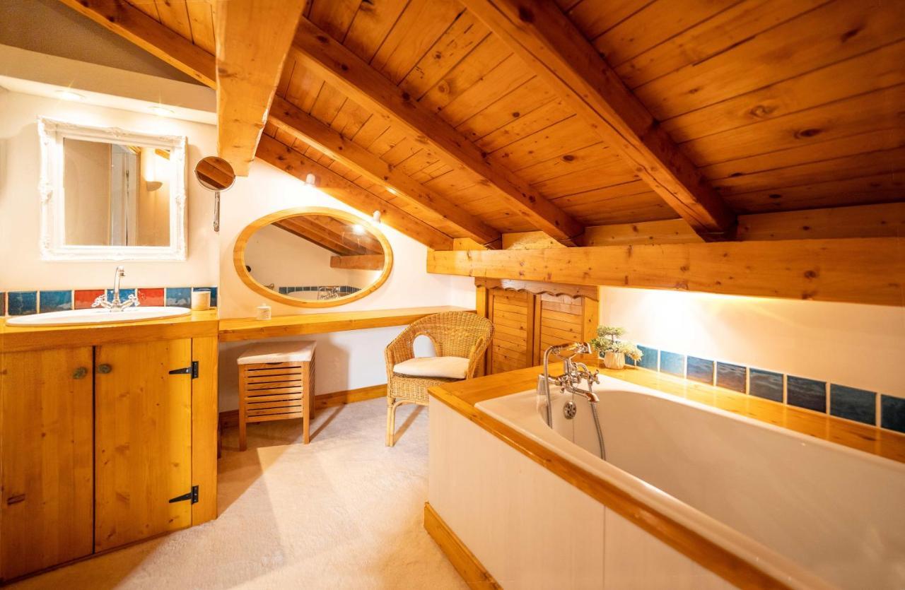 Вилла Magnifique Chalet Authentique Au Coeur Des 3 Vallees Куршевель Экстерьер фото